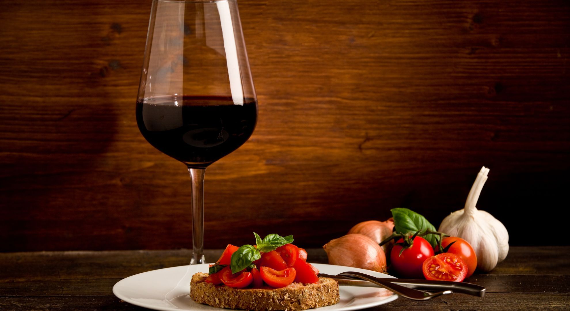 Corvina Wine Grape Variety: Characteristics and Flavors